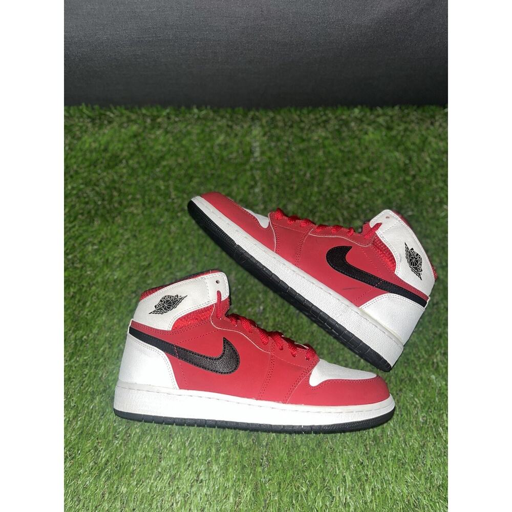Size 7y - Air Jordan 1 Retro High Blake Griffin